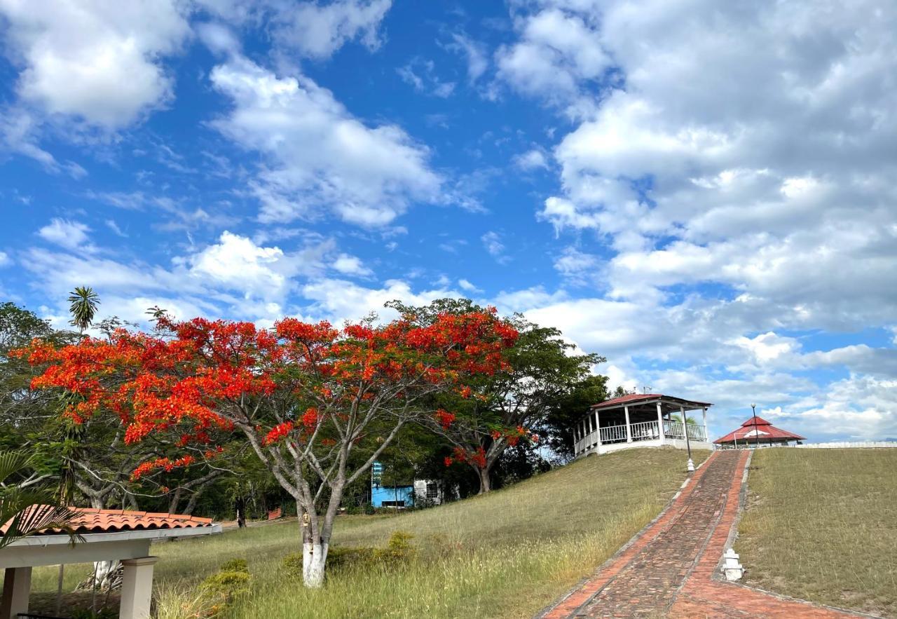 Hacienda Hotel Boutique Campestre Las Palomas Токайма Екстер'єр фото